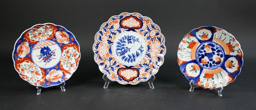 Appraisal: IMARI JAPANESE PORCELAIN PLATESTwo diameter plates with chips repair to