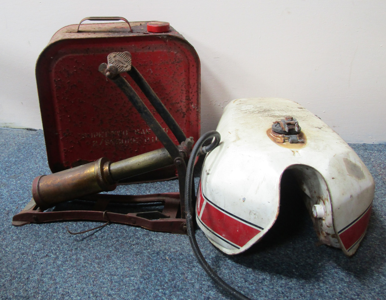 Appraisal: A Yamaha motorbike petrol tank foot operated tyre pump and