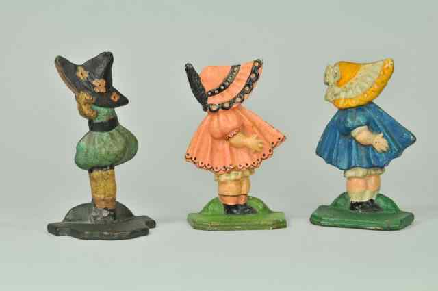 Appraisal: LOT OF THREE SUNBONNET GIRL BOOKENDS Lot of three charming