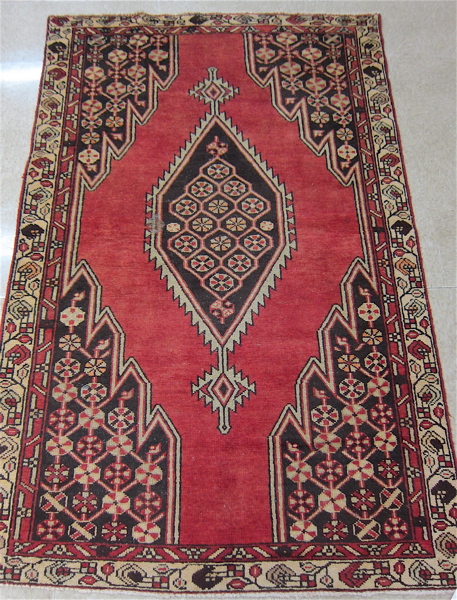 Appraisal: PERSIAN MAZLAGAN TRIBAL AREA RUG Hamadan Province northwestern Iran the