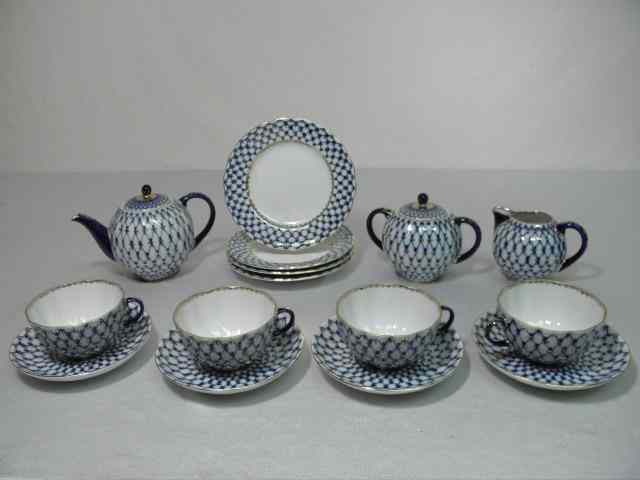 Appraisal: St Petersburg Russian porcelain tea set Comprised of pieces Includes