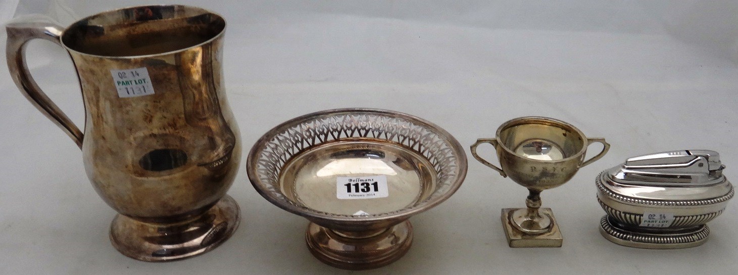 Appraisal: A silver circular bonbon dish with pierced decoration Birmingham a