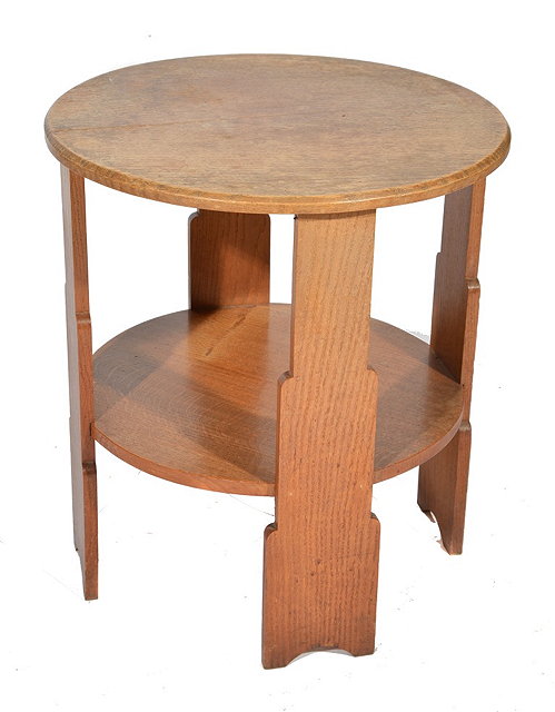 Appraisal: AN OAK ARTS AND CRAFTS CIRCULAR OCCASIONAL TABLE in the