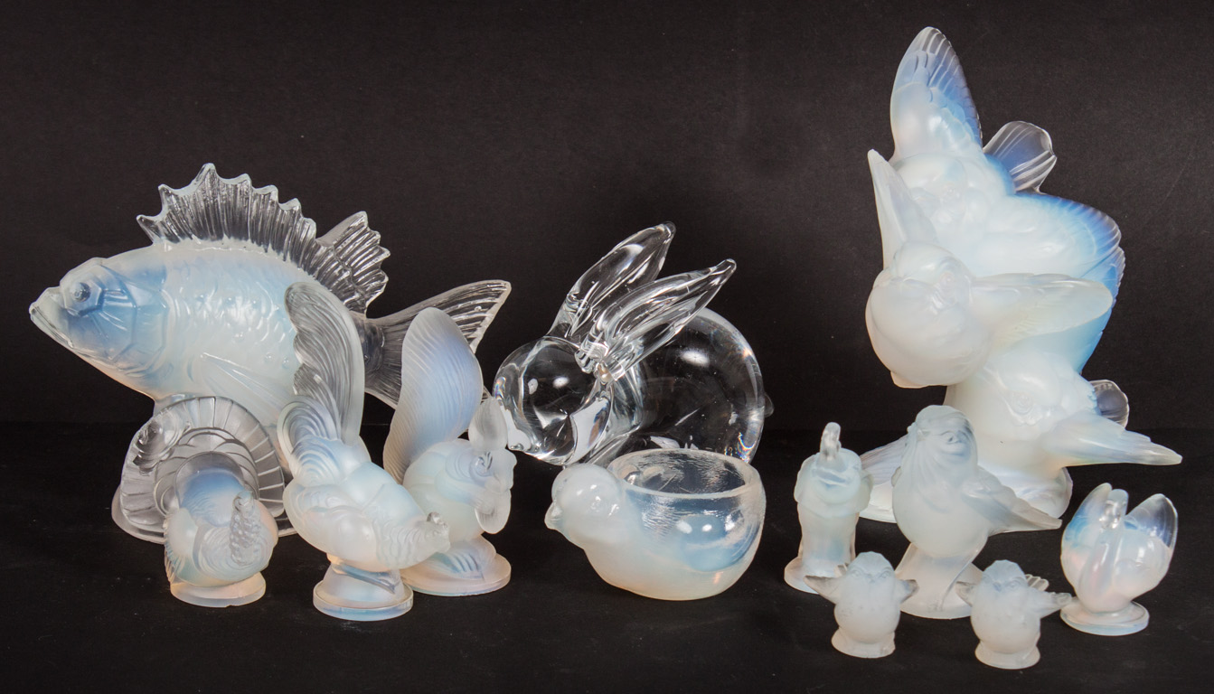 Appraisal: Sabino opalescent glass animals including small songbirds large songbird group