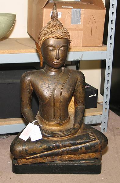 Appraisal: A Chiengsen style figure of Buddha Seated dhyasana hands in