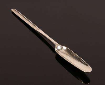 Appraisal: A George II silver marrow scoop Ebenezer Coker London cm