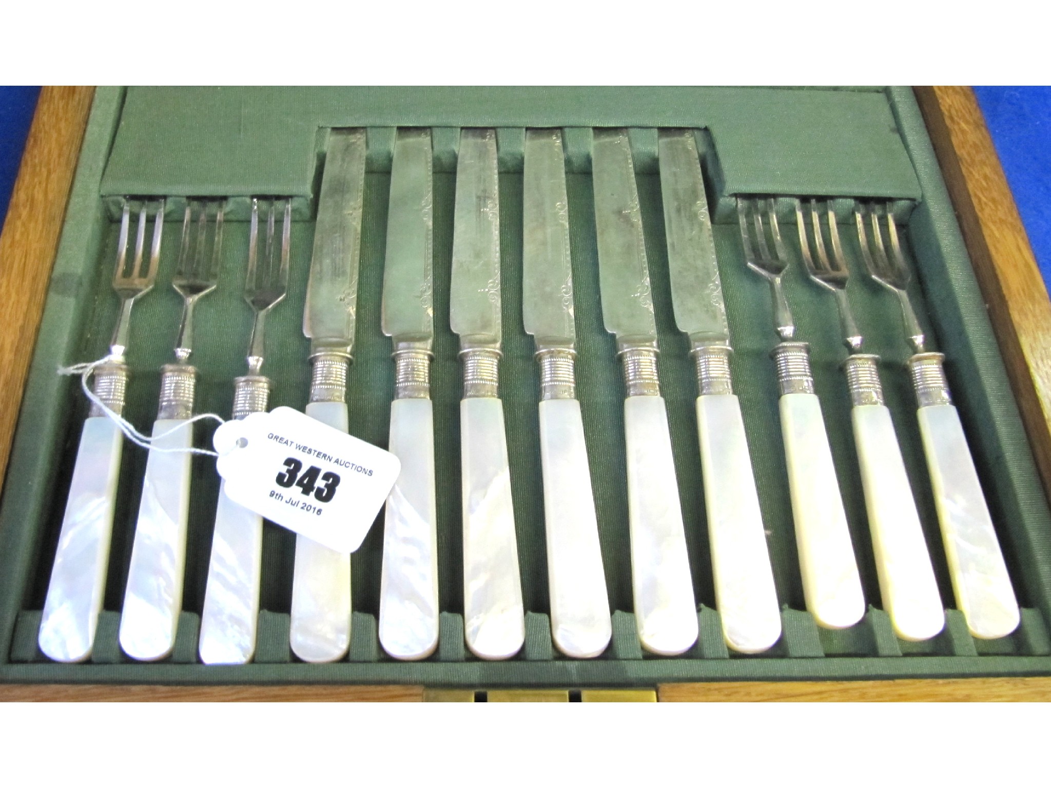 Appraisal: A cased EP and mother of pearl fruit cutlery set