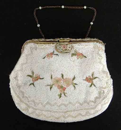 Appraisal: Vintage floral beaded purse