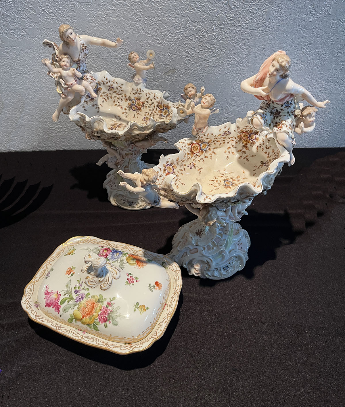 Appraisal: PC GERMAN PORCELAIN COMPOTES COVERED DISH Comprising - Meissen covered