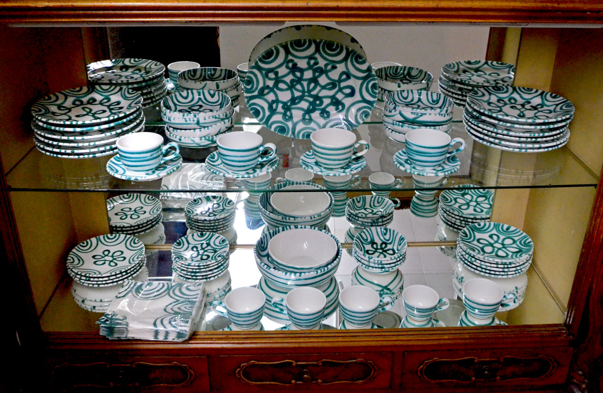 Appraisal: GMUNDNER DIZZY GREEN CHINA SERVICE Approx pieces in the Dizzy