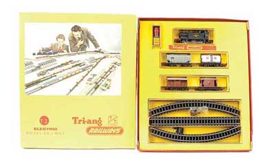 Appraisal: Triang TT T Goods Train Set containing - - BR