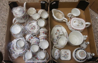 Appraisal: A collection of pottery to include Queens china tea set