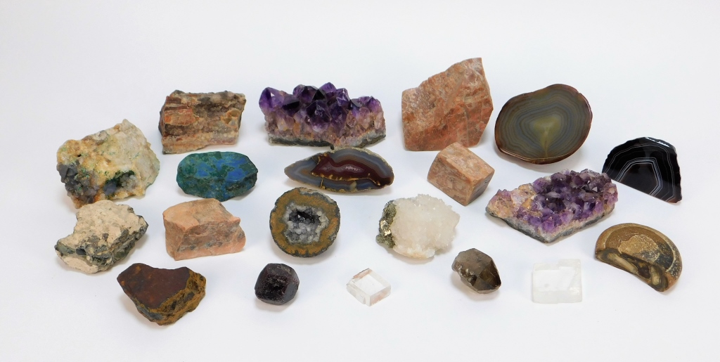 Appraisal: ASSORTED MINERAL SPECIMEN GROUPING Includes two amethyst geodes a smokey