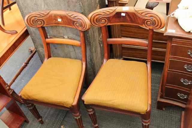 Appraisal: A SET OF THREE EARLY VICTORIAN MAHOGANY BAR BACK CHAIRS