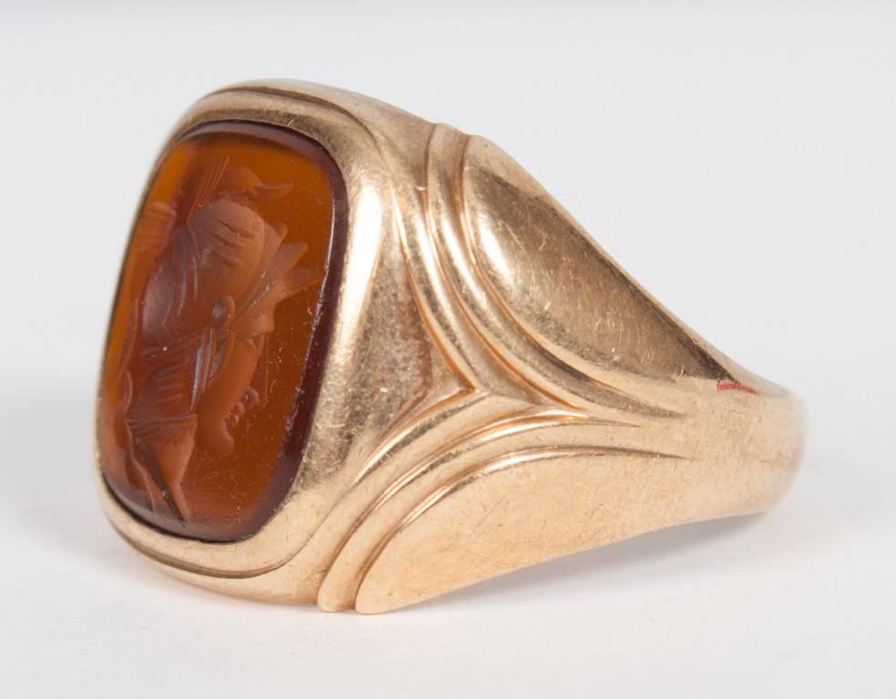 Appraisal: Gentleman's K gold intaglio carnelian ring with classical style head