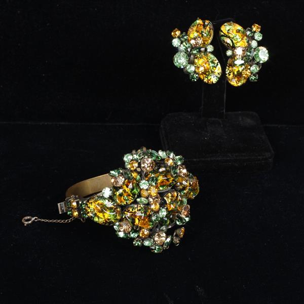 Appraisal: Hobe pc Orange Green Bracelet Clip on Earrings One glass