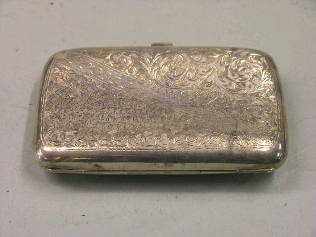 Appraisal: An Edward VII engraved silver cigar case engraved with foliage