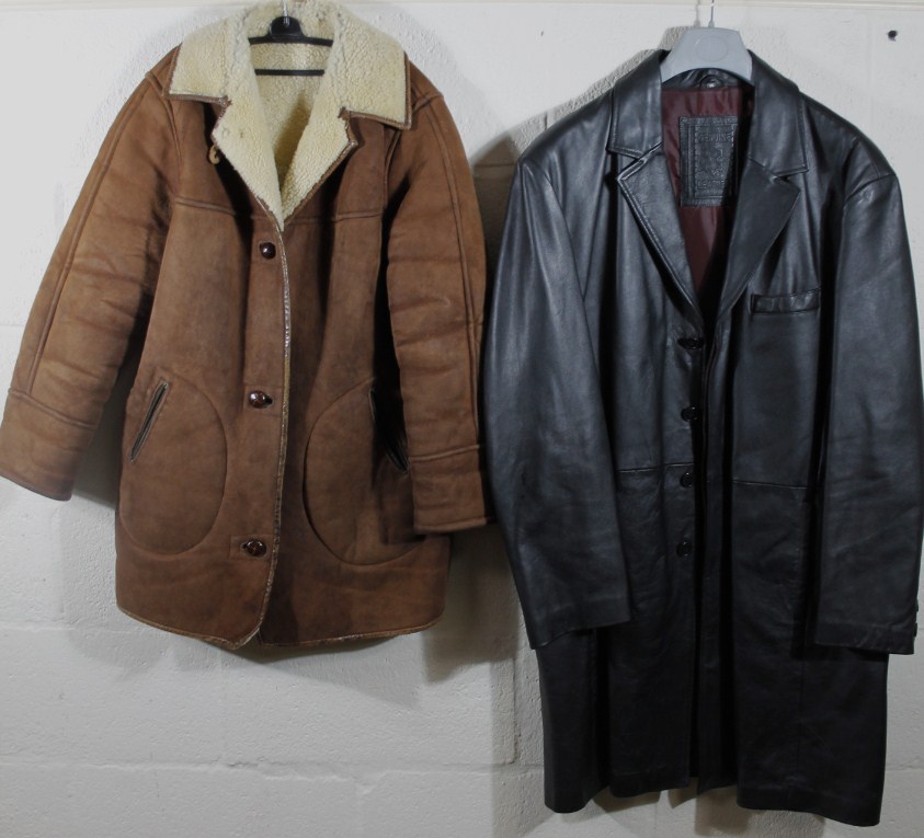 Appraisal: A fur lined suede finish Edmund style jacket and a