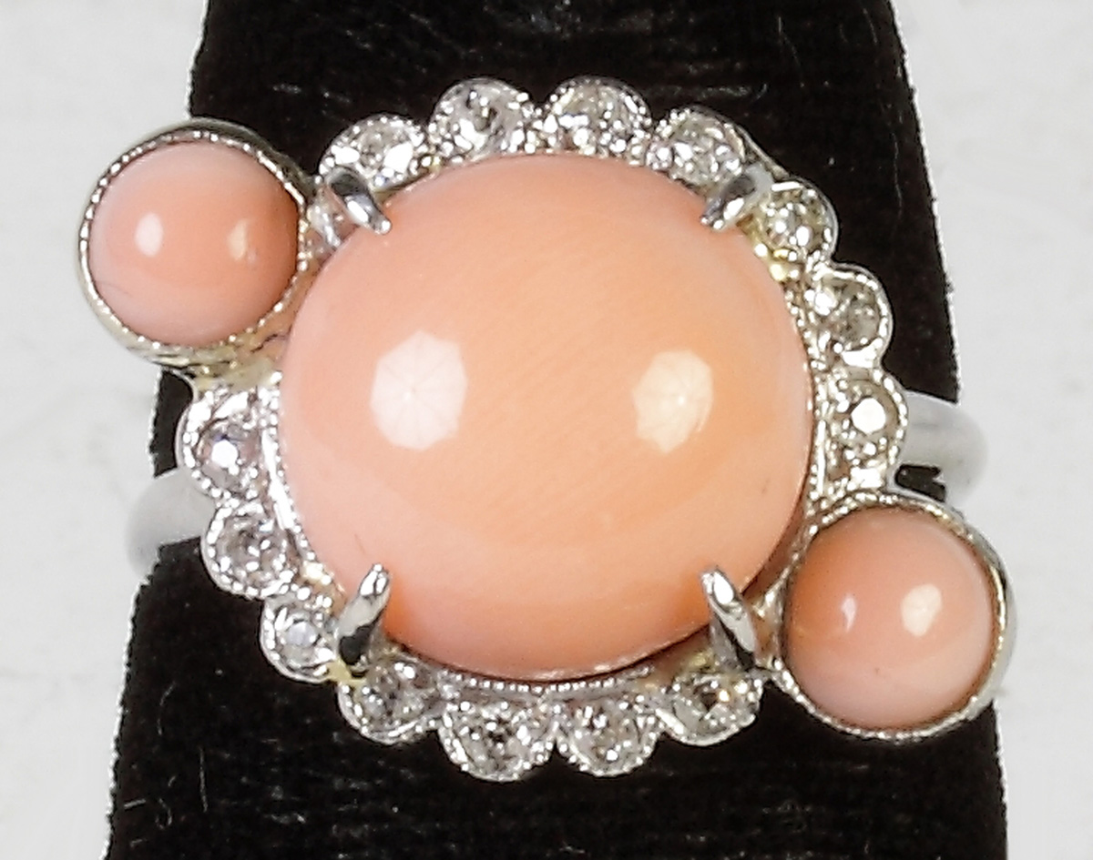 Appraisal: K Gold Diamond Coral Ring