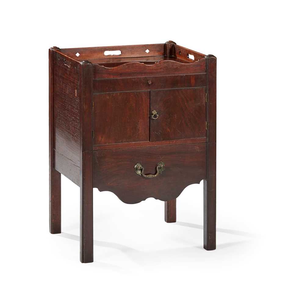 Appraisal: GEORGE III MAHOGANY TRAY-TOP BEDSIDE COMMODE TH CENTURY the tray