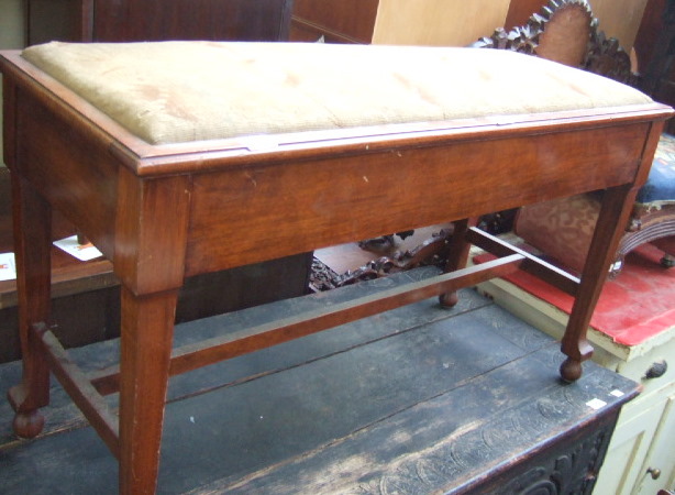 Appraisal: A th century lift top duet piano stool together with