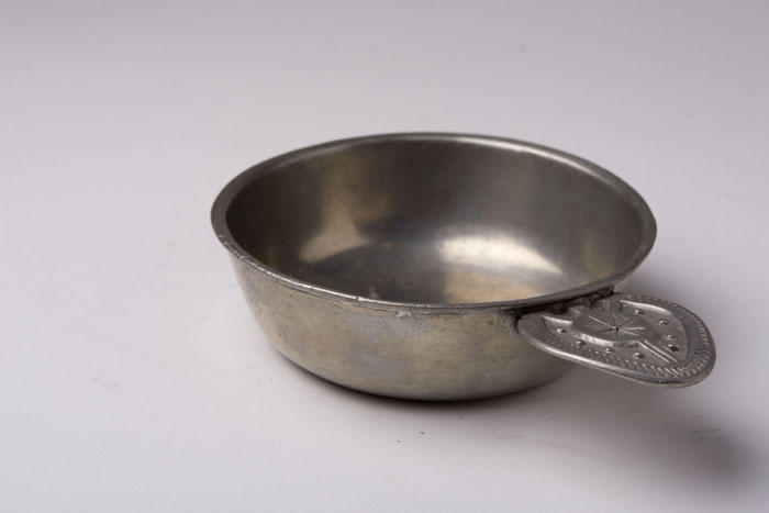 Appraisal: PEWTER PORRINGER ATTRIBUTED TO RICHARD LEE - OR RICHARD LEE