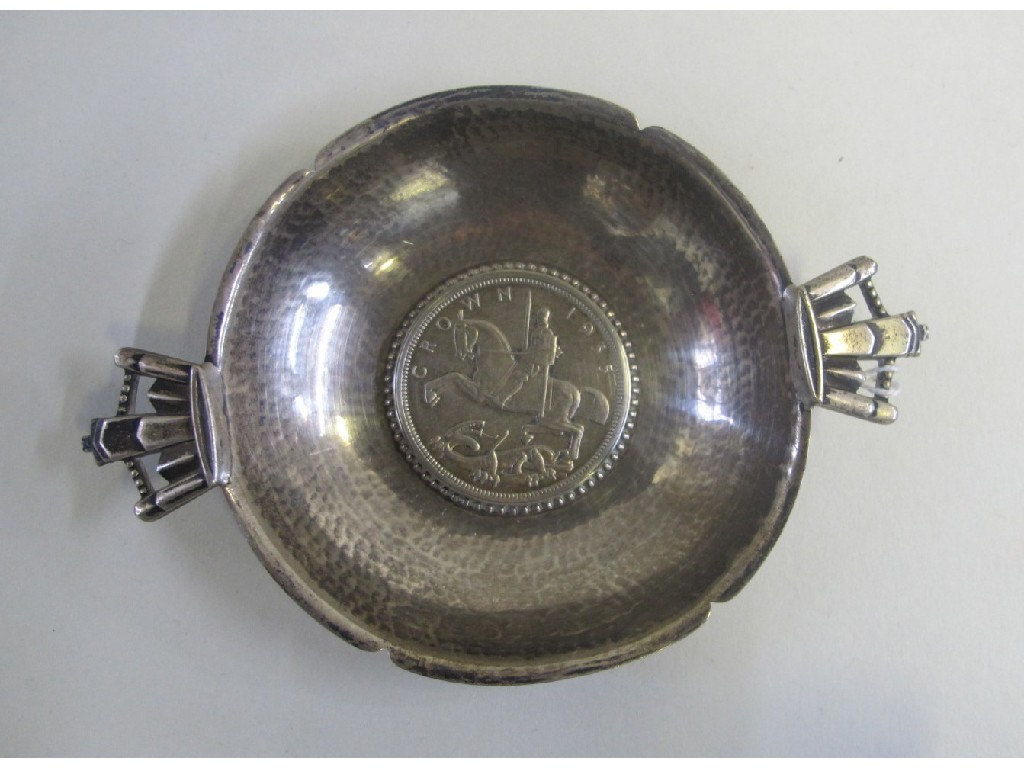 Appraisal: Silver quaich set with crown London