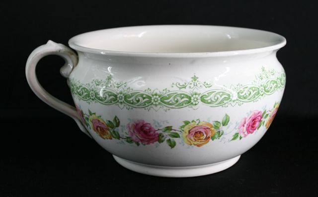 Appraisal: A Victorian English porcelain chamber pot