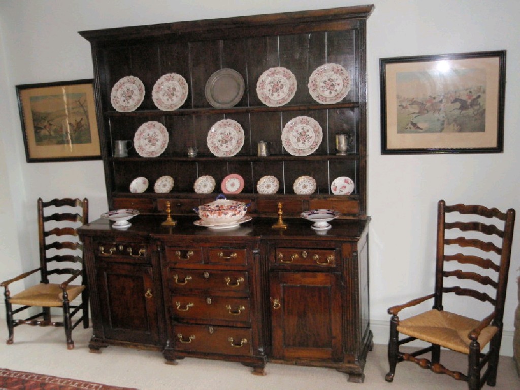 Appraisal: An thC and later oak dresser with associated plate rack