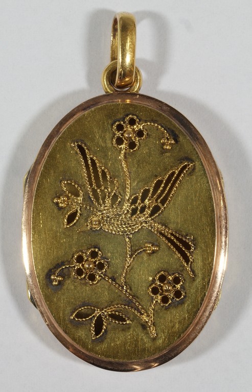 Appraisal: Unmarked YG Victorian locket top with beaded and enameled bird