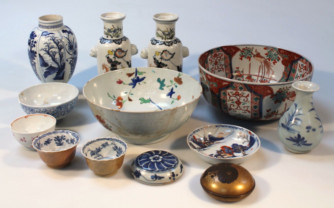 Appraisal: Various thC and later oriental ceramics to include a pair