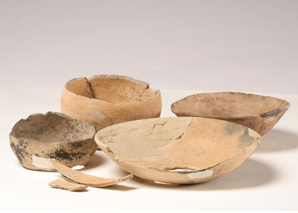 Appraisal: Lot of pottery bowls P from the Pillsbury site Bradenton