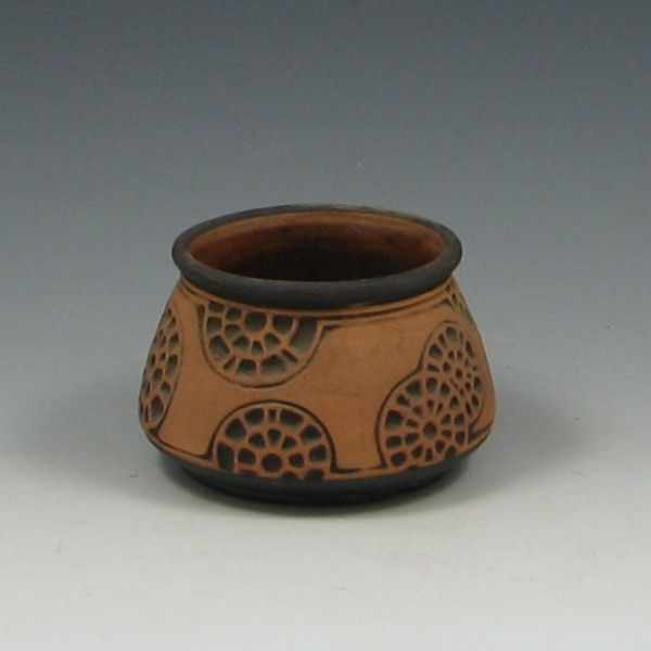 Appraisal: Weller Claywood Planter unmarked ''h glaze around lip of the