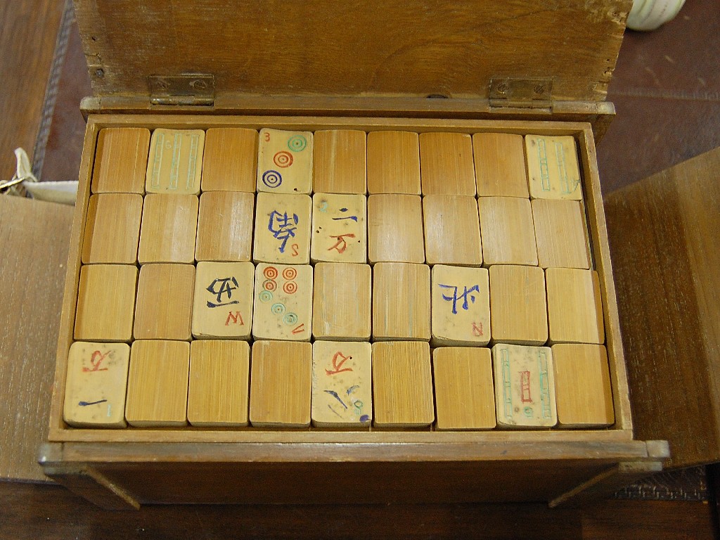 Appraisal: An early th century Mah-jong set with bamboo tiles c