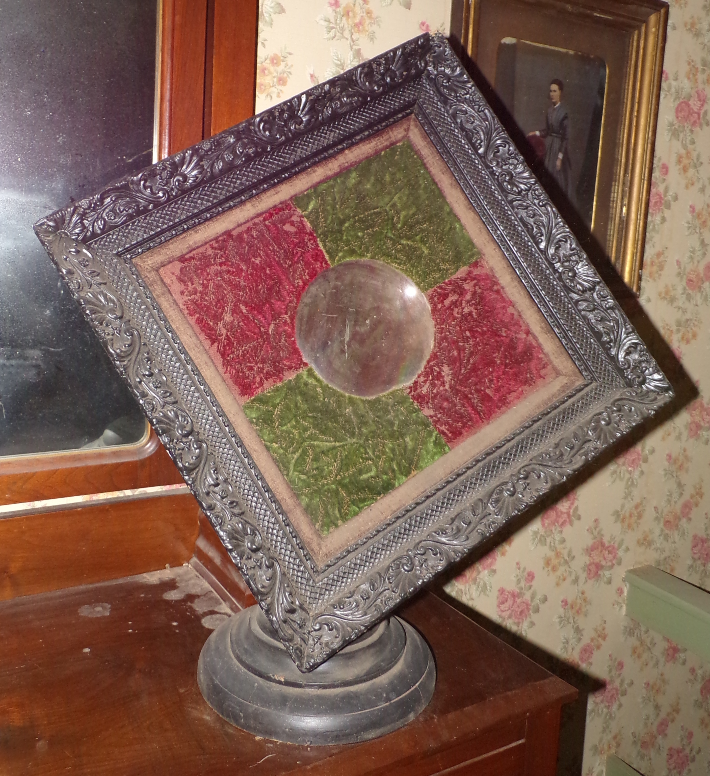 Appraisal: Victorian table top magnifier x ''