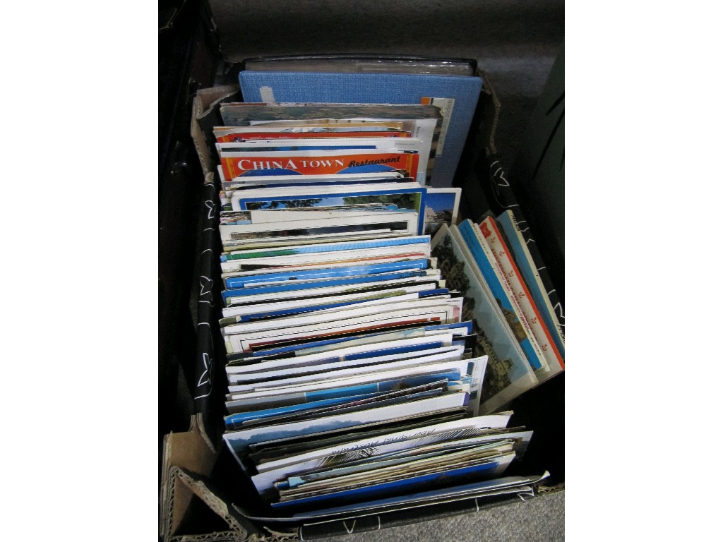 Appraisal: Box of assorted postcards