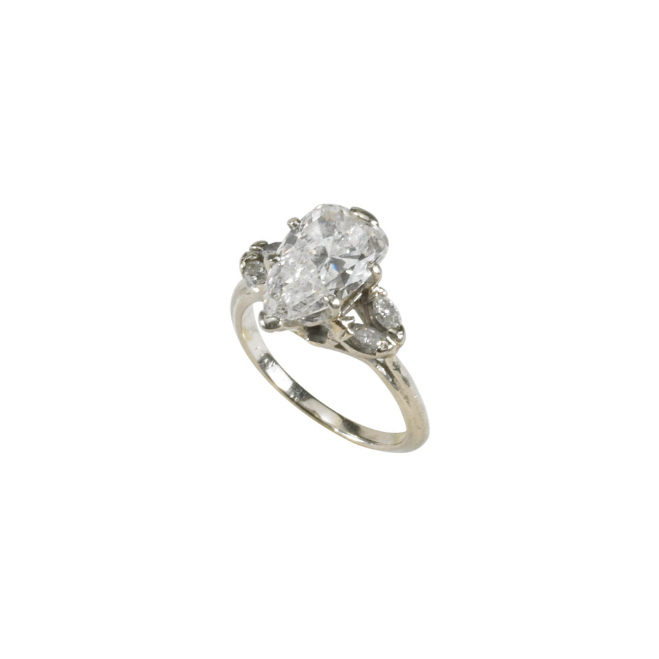 Appraisal: k White Gold Ring set with a pear cut diamond