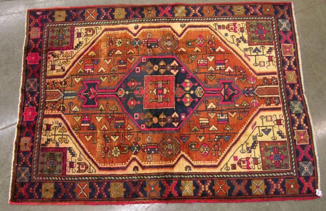 Appraisal: ' x ' Mahal Oriental Rug Cream Cranberry Blue Butternut