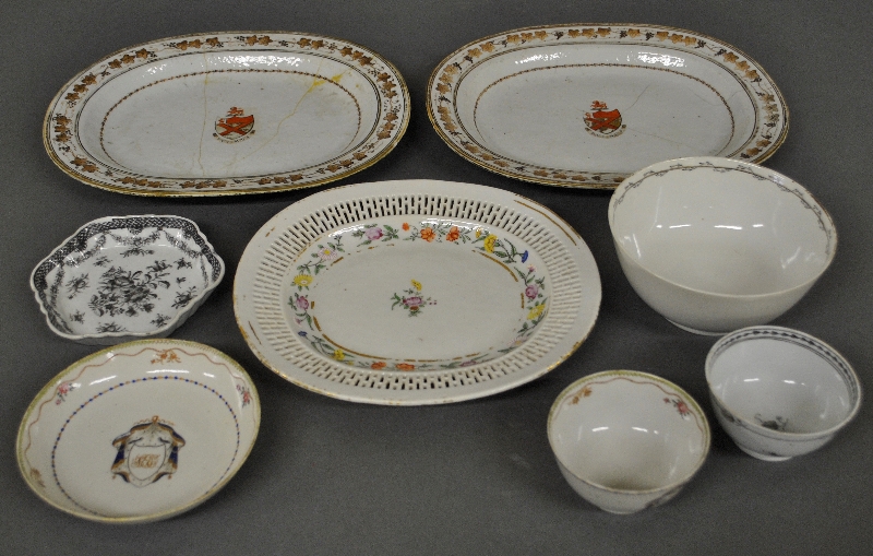 Appraisal: - Eight pieces of th c Chinese porcelain including two