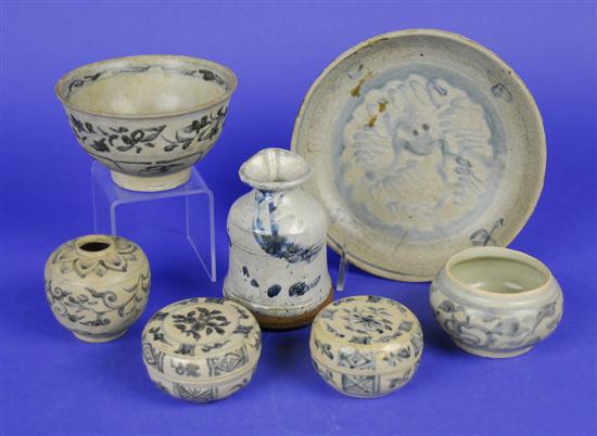 Appraisal: COLLECTION OF SEVEN ANAMESE BLUE AND WHITE WARES including plate