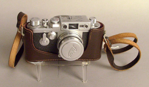 Appraisal: Leica IIIg camera No with a Leitz Summicron f cm