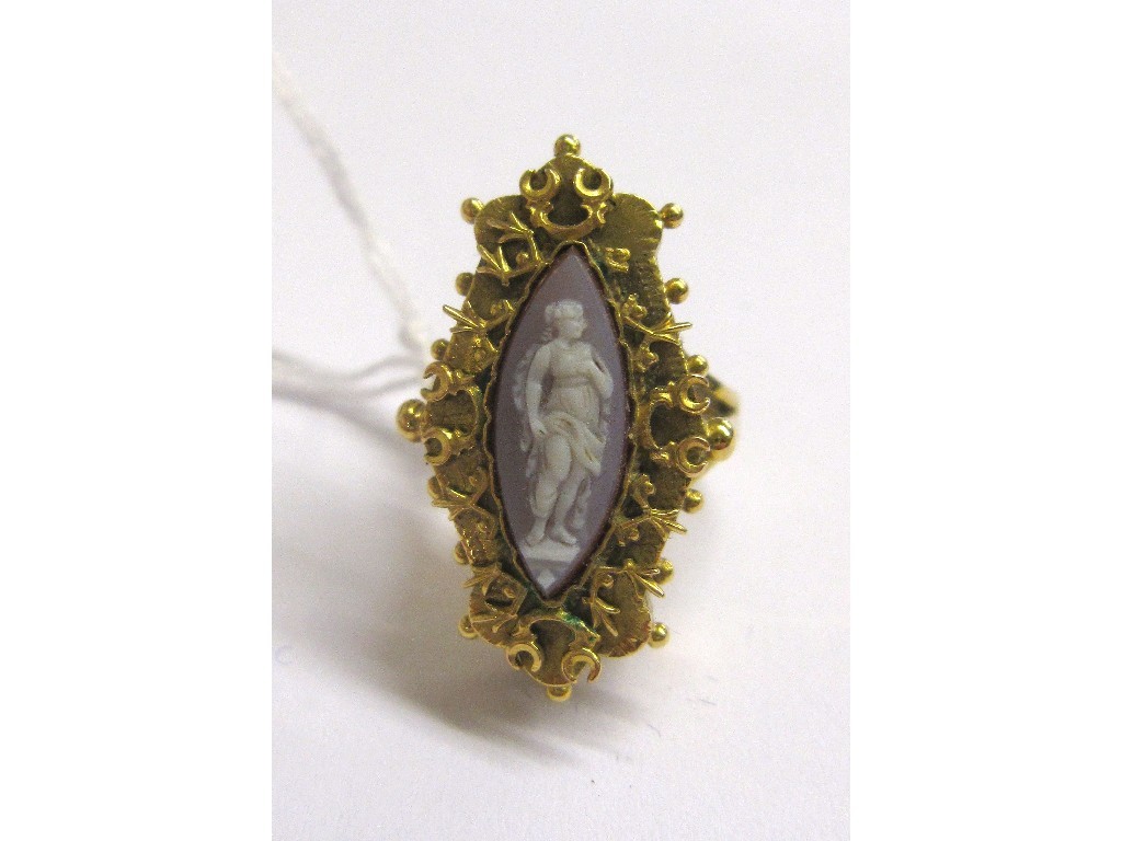 Appraisal: Early Victorian ct gold cameo set dress ring