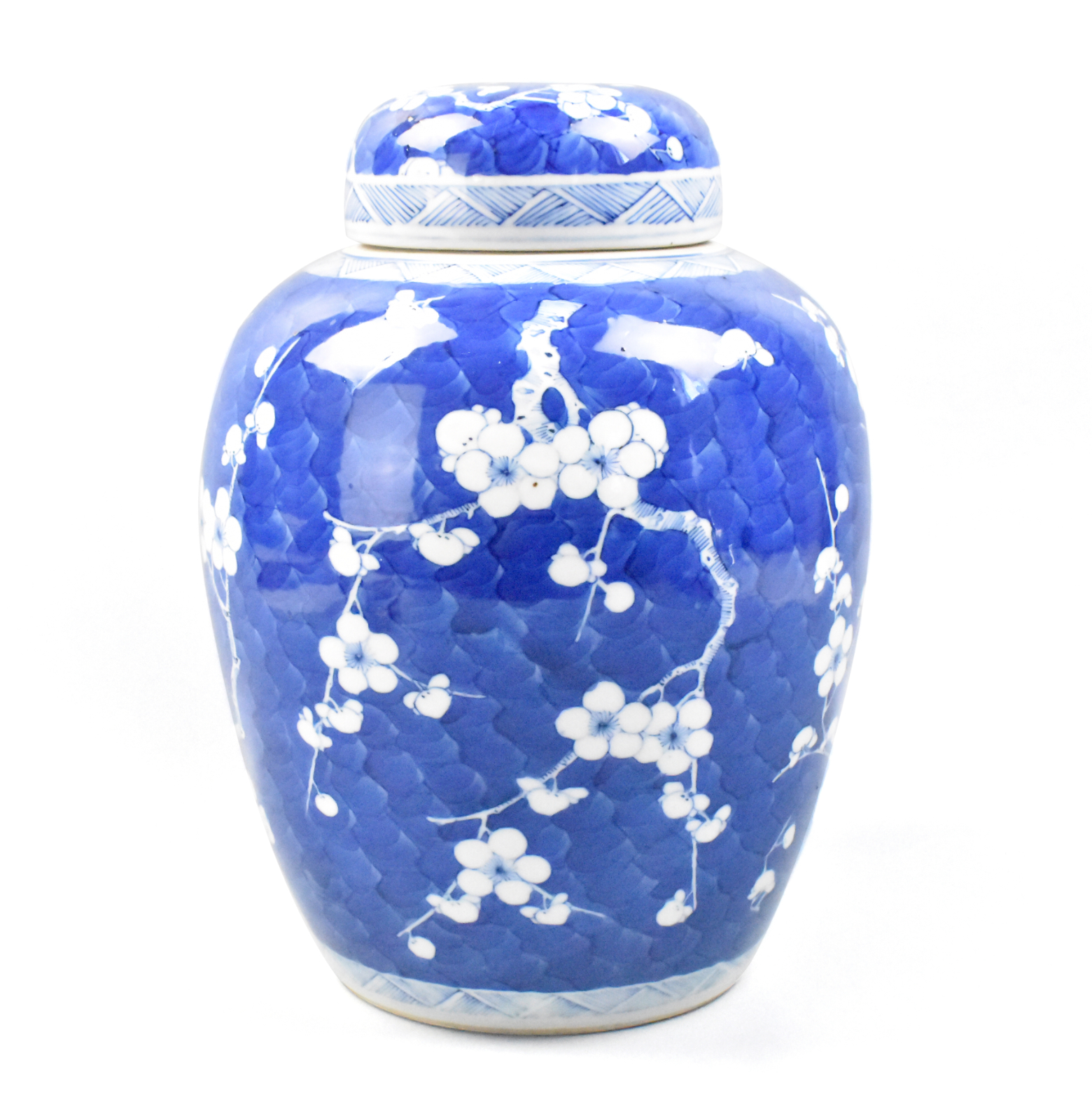 Appraisal: A Chinese blue and white prunus covered jar dating from