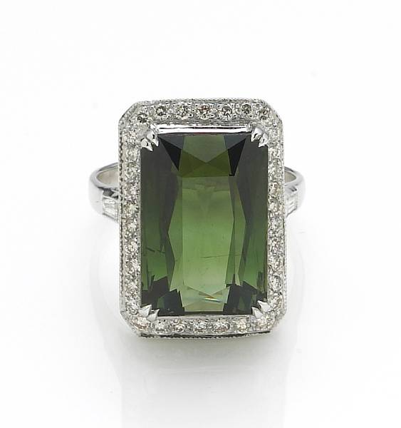 Appraisal: A green tourmaline diamond and k white gold ring centering