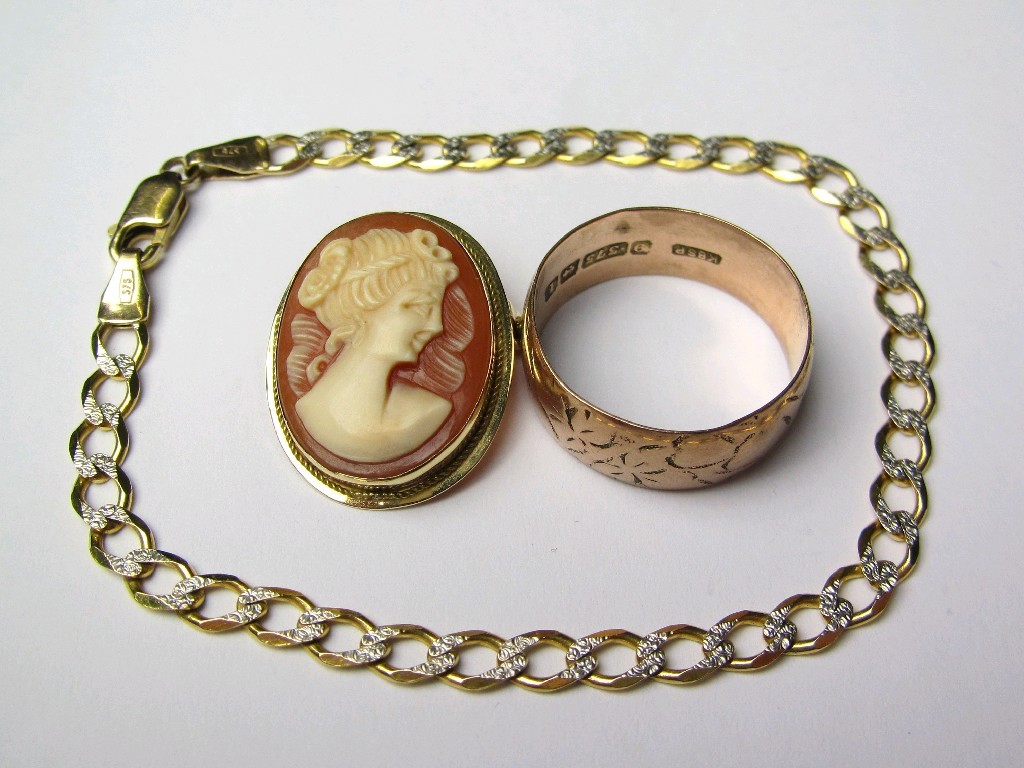 Appraisal: Lot comprising ct gold mounted cameo brooch pendant a ct