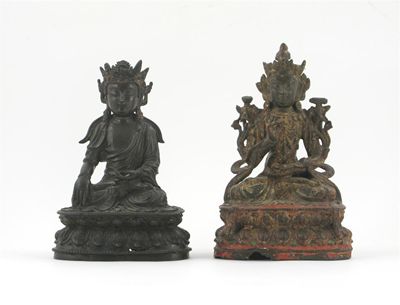 Appraisal: Two Chinese bronze figures of Buddha each seated on a