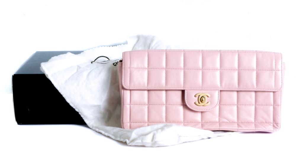 Appraisal: ROSE QUILTED CALFSKIN CHANEL CLUTCH FLAP BAGStunning pink rose calfskin