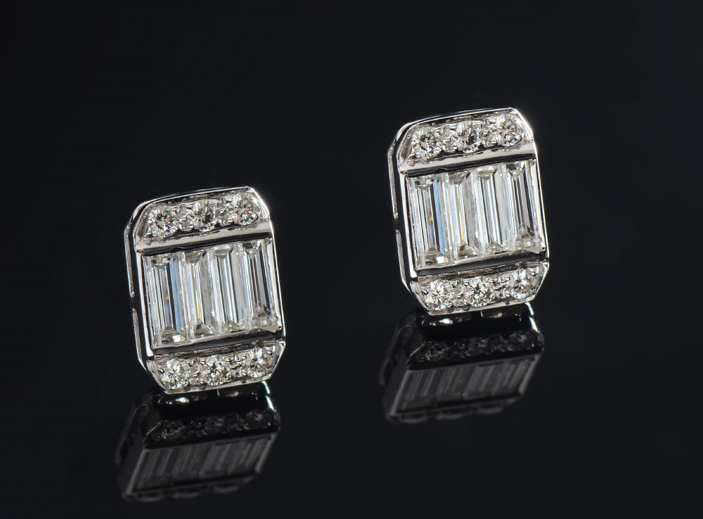 Appraisal: K ART DECO STYLE DIAMOND STUDS EARRINGS Twelve round brilliant