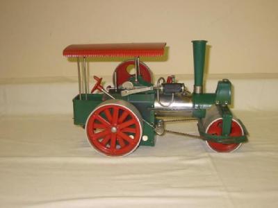 Appraisal: A Wilesco steam roller long