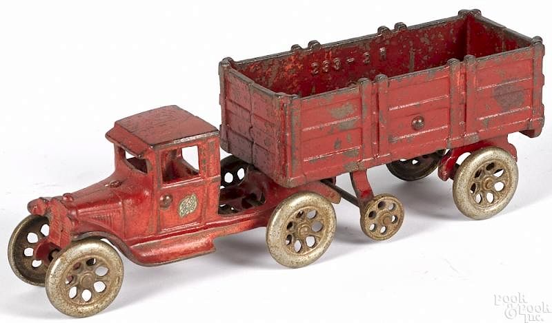 Appraisal: Arcade cast iron tandem truck Arcade cast iron tandem truck